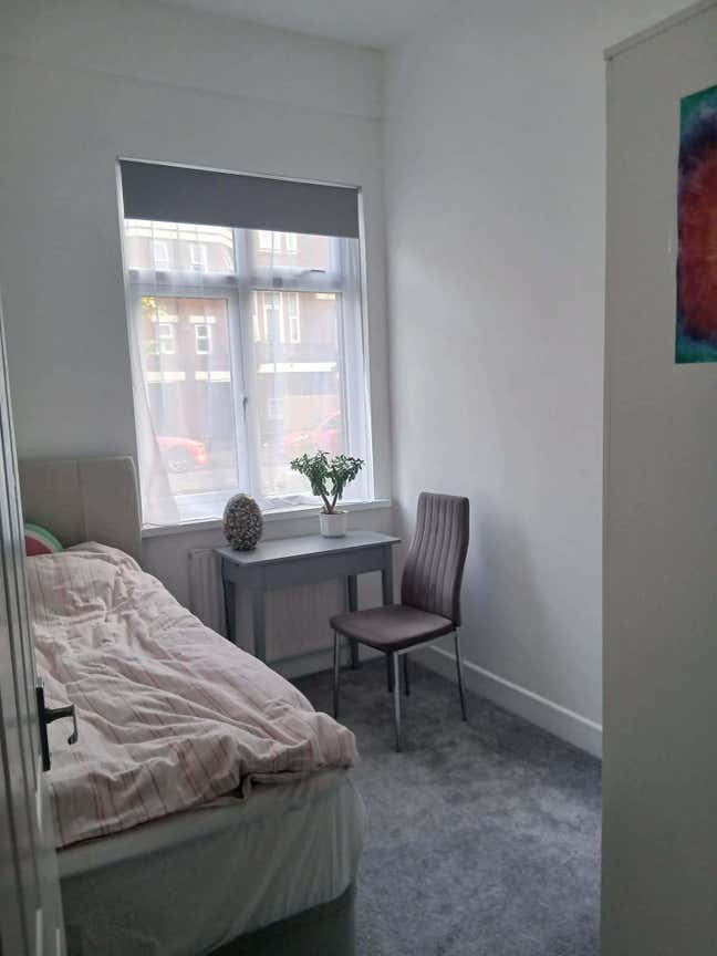 Lovely Single Room Main Photo