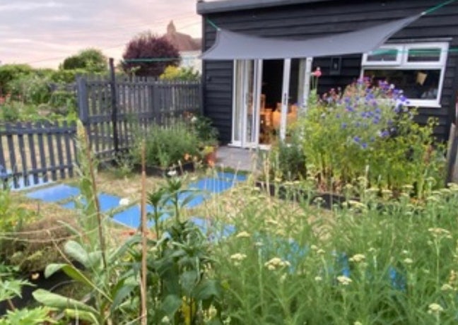 Charming studio in my garden Main Photo