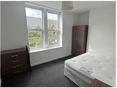 Double Room Available in 3-bed Flatshare in Heaton Main Photo