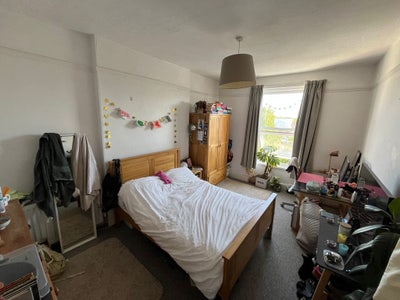 Gorgeous Double Room in Redland! Main Photo