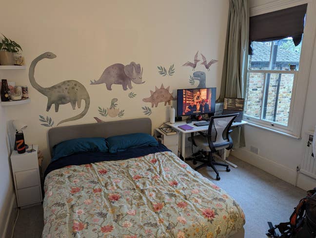 Large double room in Hammersmith Main Photo
