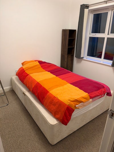 Room to rent Main Photo