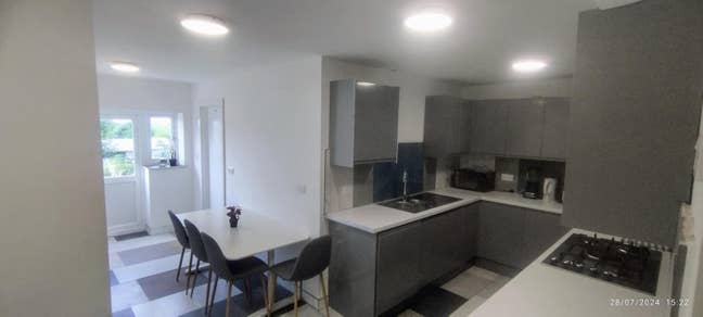 Room available in shared house Main Photo