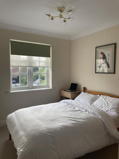 Double room - private bathroom & parking Main Photo