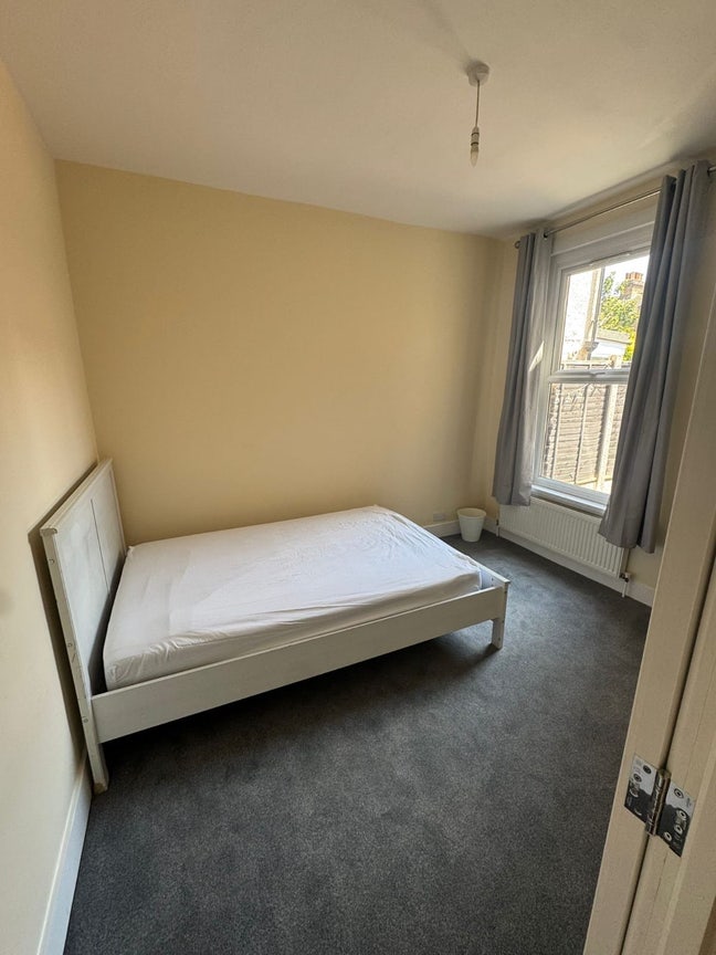 Double room in 4-bed East London (E11) houseshare Main Photo