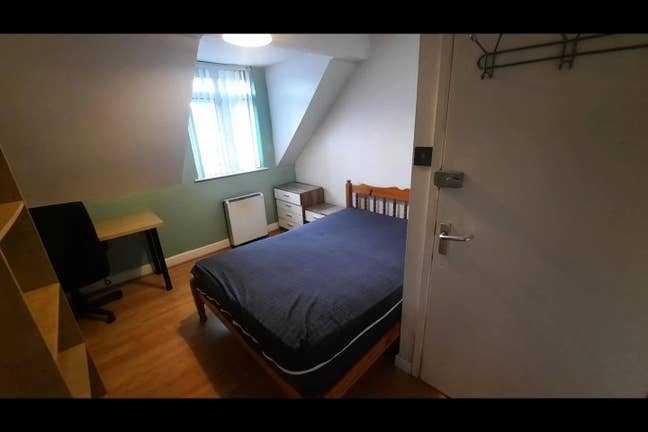 Double Bedroom available in shared flat Main Photo