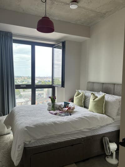 Stunning 2 - Bed Apartment in Wembley Park  Main Photo