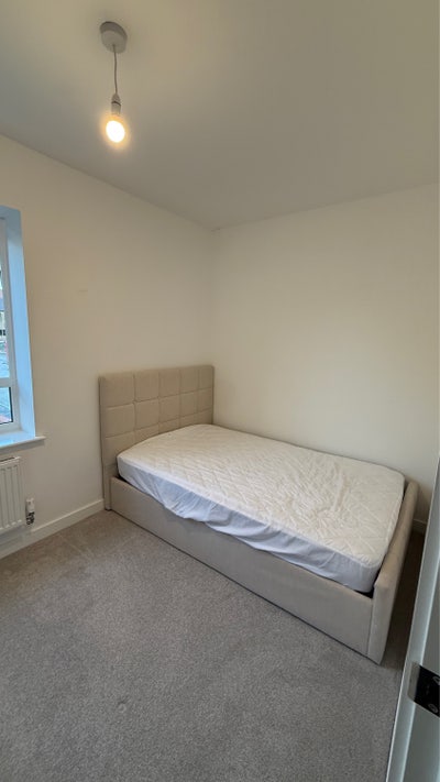 Modern Double Room – &pound;675 pcm (Bills Included) Main Photo