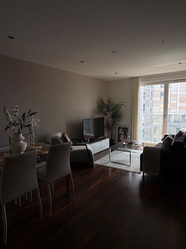 2 Bedroom Apartment with On-site Gym Main Photo