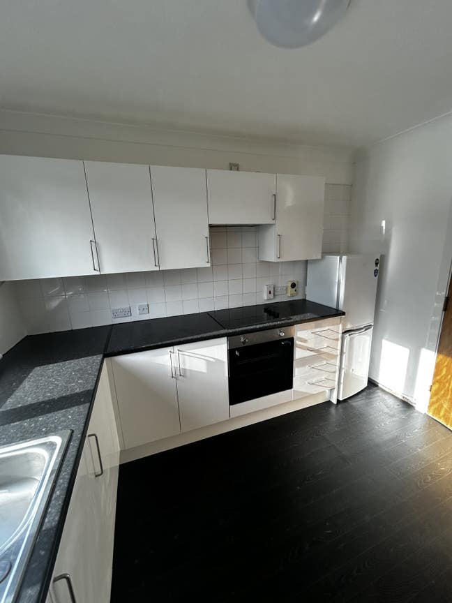 Spare room Main Photo