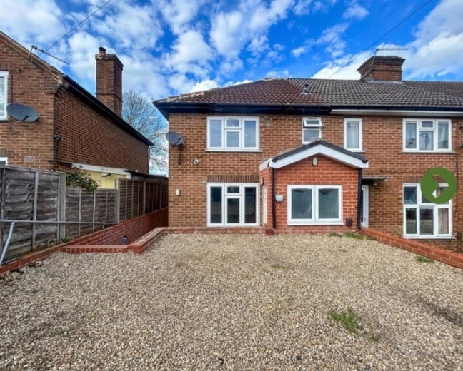 Uni friendly house with parking and fast WiFi Main Photo