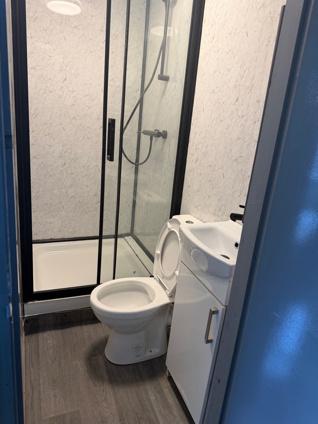 Good size Room available for Rent  Main Photo