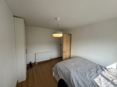 Large Double Room Main Photo