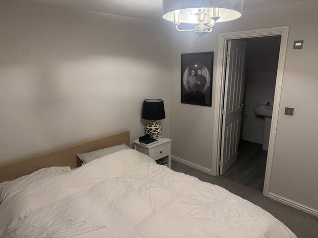 En-suite double room near hospital  Main Photo