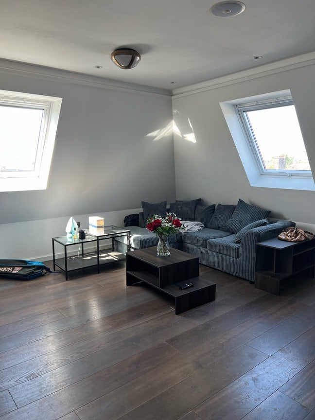 Double Room with private Bathroom in Golders Green Main Photo