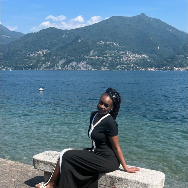 Professional Female seeks a double room Main Photo