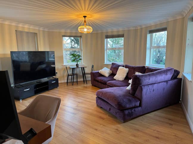 Stunning Double Room with Large Private Bathroom Main Photo