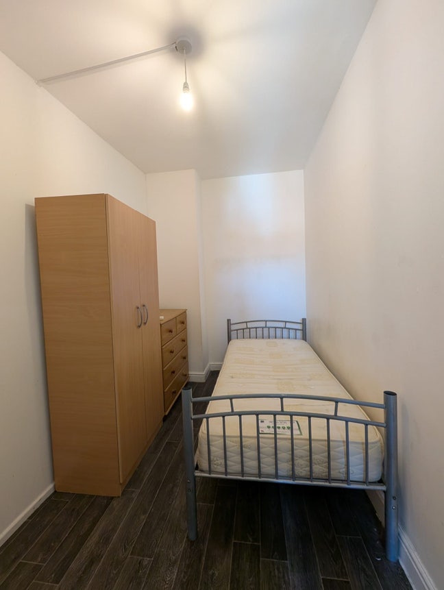 Box room near East Acton Station Main Photo