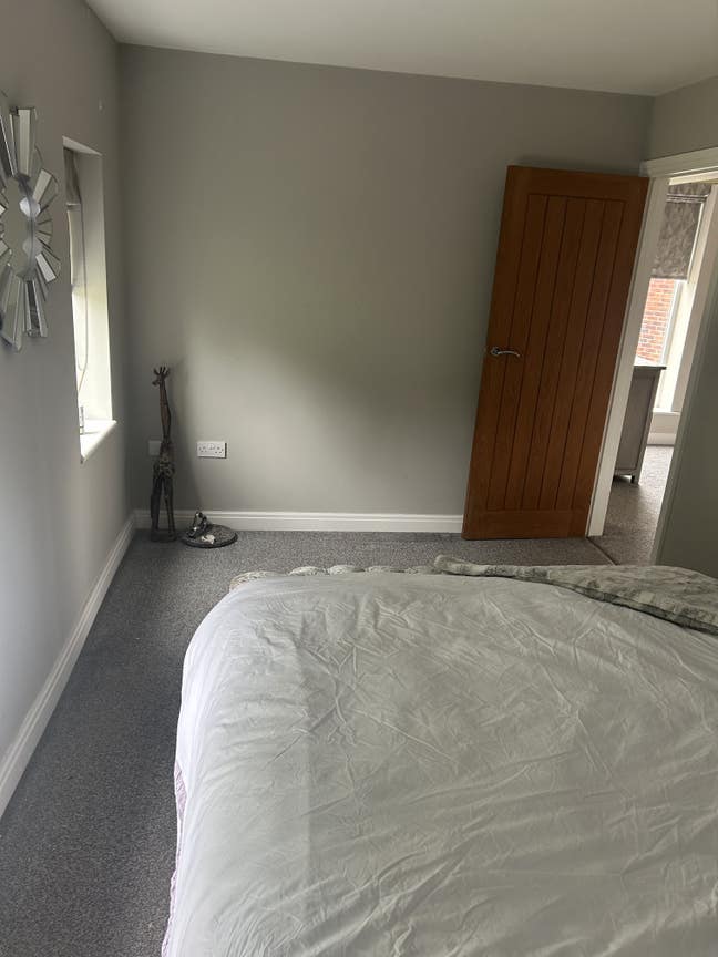 One bedroom to rent  Main Photo