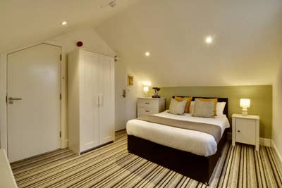 En-Suite Rooms in 5-Bed House – Close to Hospital Main Photo
