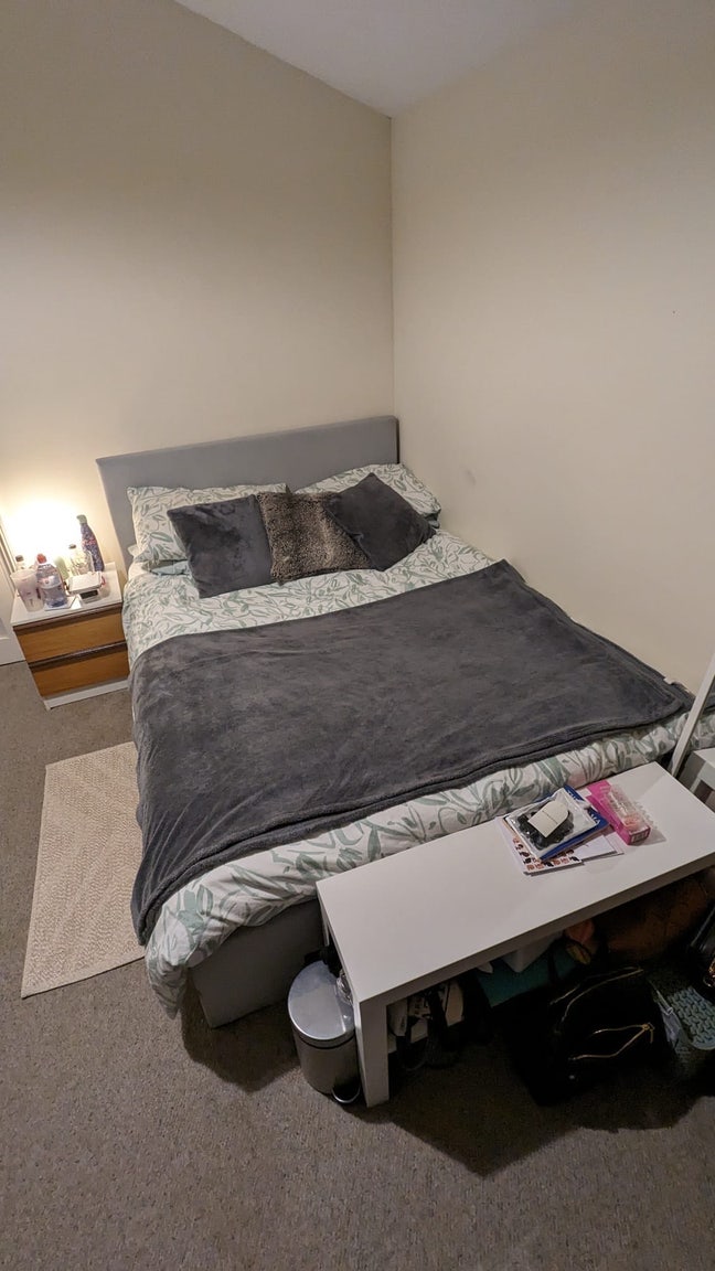 Looking for new housemate  Main Photo