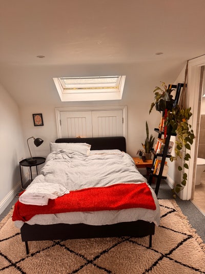 Spacious en suite Camberwell room Main Photo