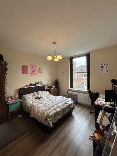 Double bedroom in friendly Chorlton houseshare  Main Photo