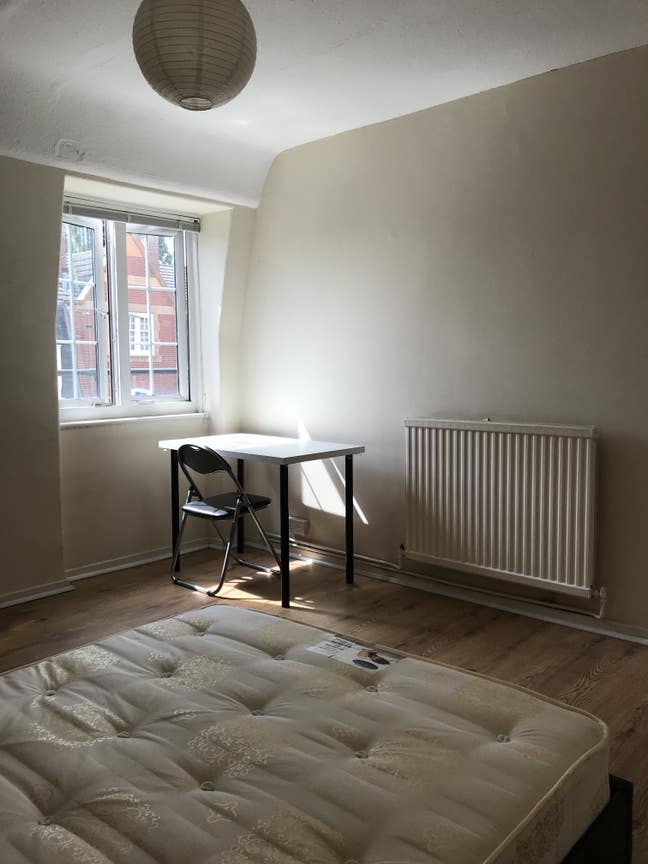 3 Double Rooms in the Same Flat@ Whitechapel Main Photo