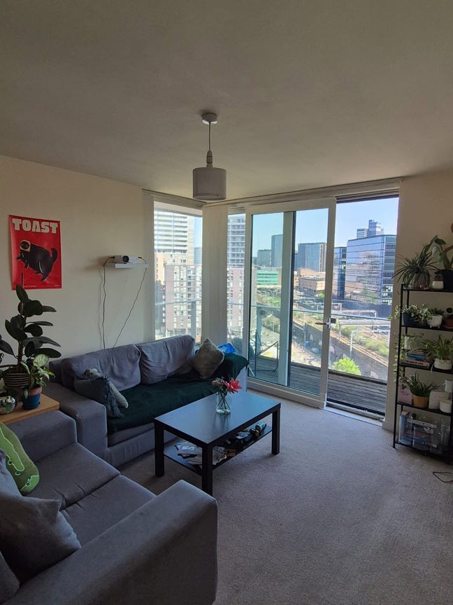 Room Available for 1 Month - City Centre Main Photo