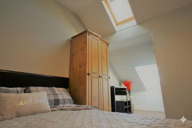 ✨ Single Room Available in Friendly House Share Main Photo