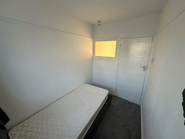 Single room for rent  Main Photo