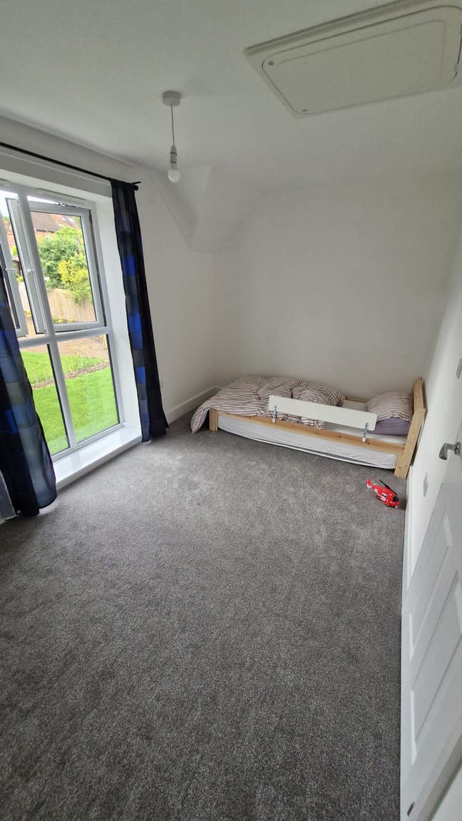 Large double room available now Main Photo