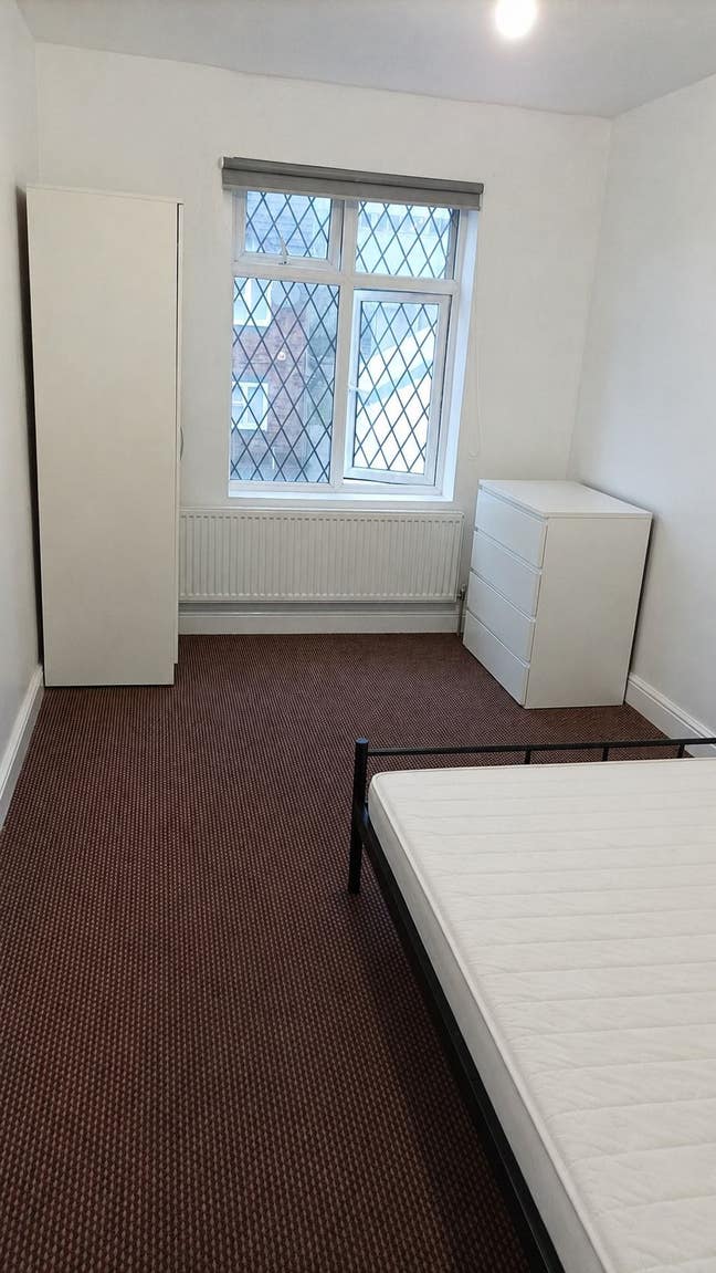Double Room in Dudley Town Centre Main Photo