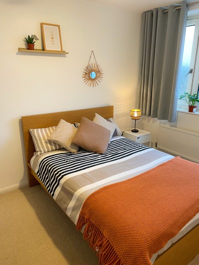Bright lovely Double Room - Tooting Bec - 28 June Main Photo