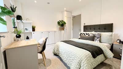  Double Ensuite | Next to Whh | Deposit Free Main Photo