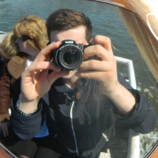 I'm a 29 year old student, studying marine el... Main Photo