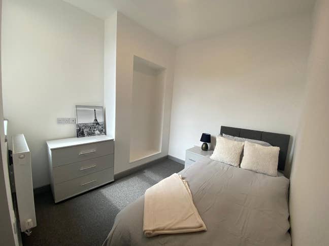 Close to Queens Hospital - Ensuite Rooms Main Photo