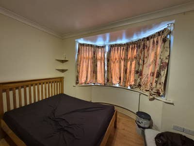 Spacious double room available in Feltham, TW13 Main Photo