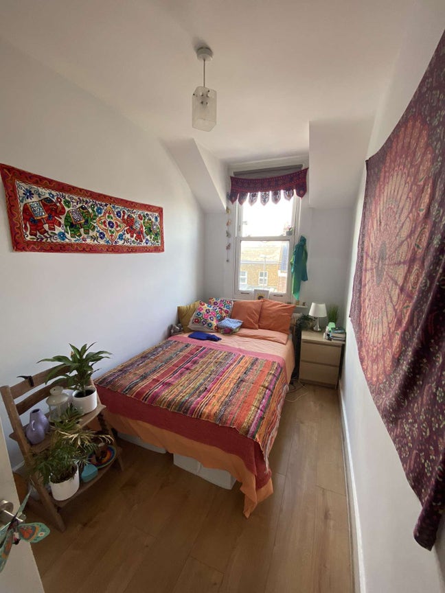 Room Available SW  Main Photo