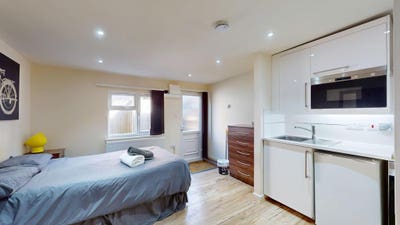 Sizable, Quite Studio Flat with central heating  Main Photo