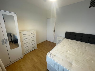 1 Double Room Available in Friendly Shared Flat  Main Photo