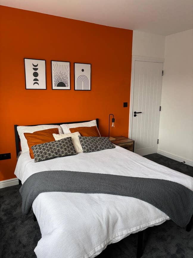 En suite Double Room | NG17 | Off street parking! Main Photo