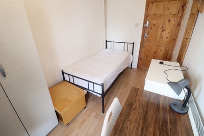 Room in Flat Share  Main Photo