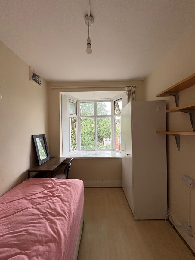 Single room Main Photo