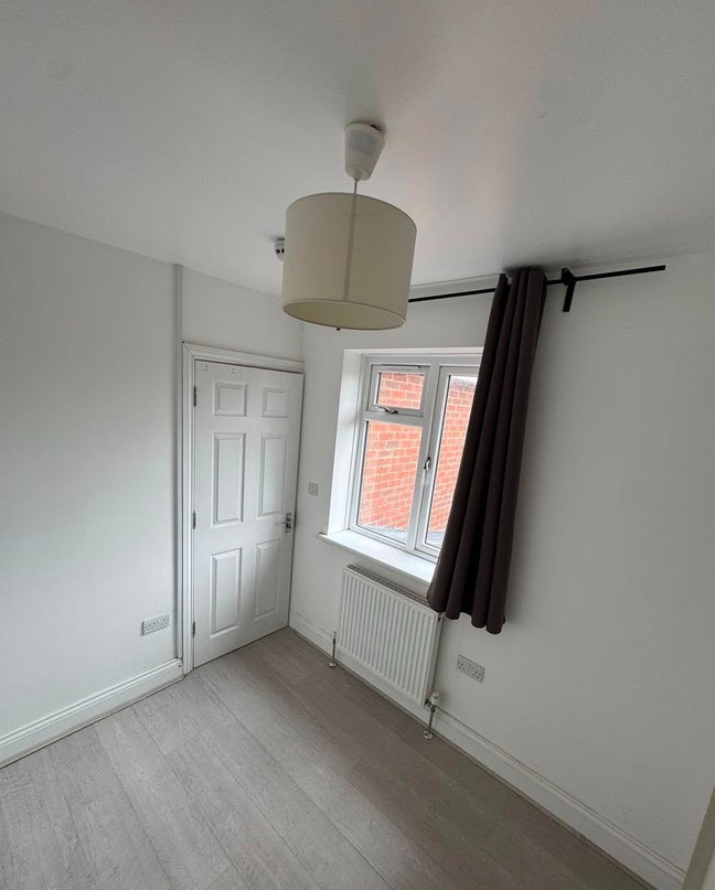 Furnished room to rent in Hayes - UB3 Main Photo
