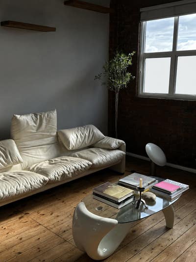 Room Available in Design-led Apartment  Main Photo