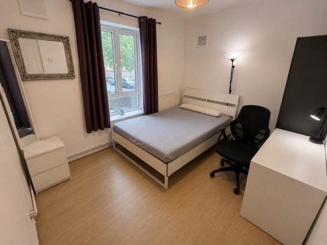 ⭐Westferry I No deposit I Bills included   Main Photo