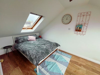 Furnished Double Room in Lovely Bright Home Main Photo