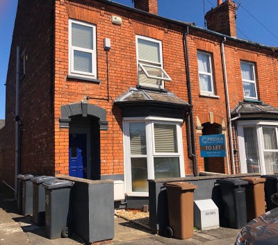 Spacious double bedroom in city centre location Main Photo