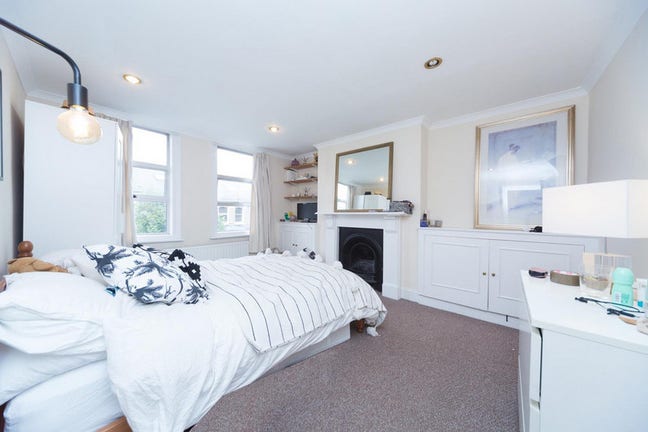 Three Bedroom Flat in Clapham Common Main Photo
